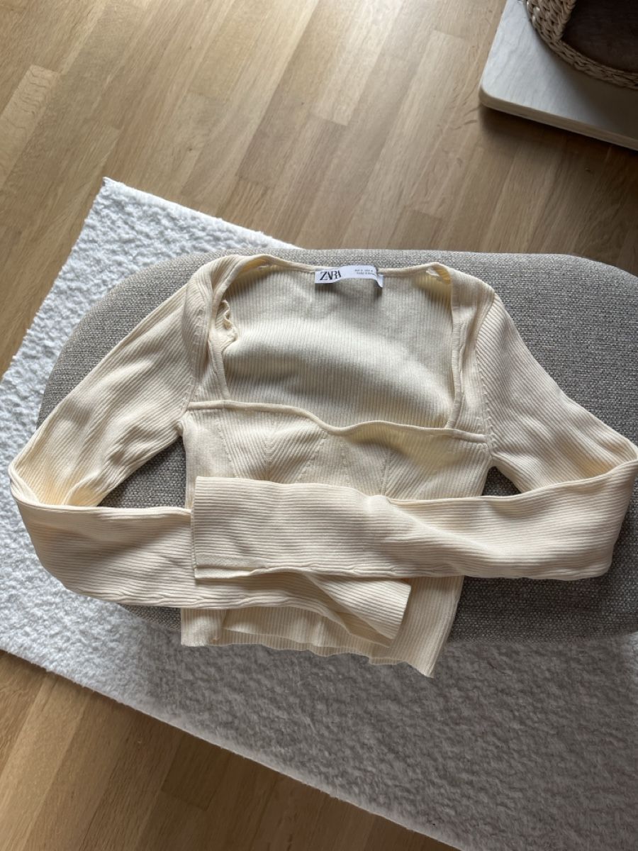 Zara Tops: Zara langarm in Creme/butteryellow, Grösse S – Gebraucht aus Kriegstetten von Musli15