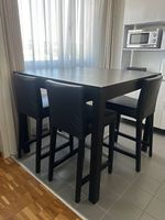 Tisch mit Stühle zu verschenken