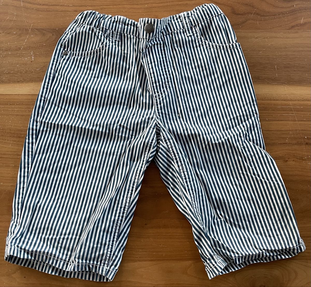 Pantaloni: 4 Shorts / 1 Hose / Grösse 140 – Usato da Oberentfelden venduto da Barbabella21 1