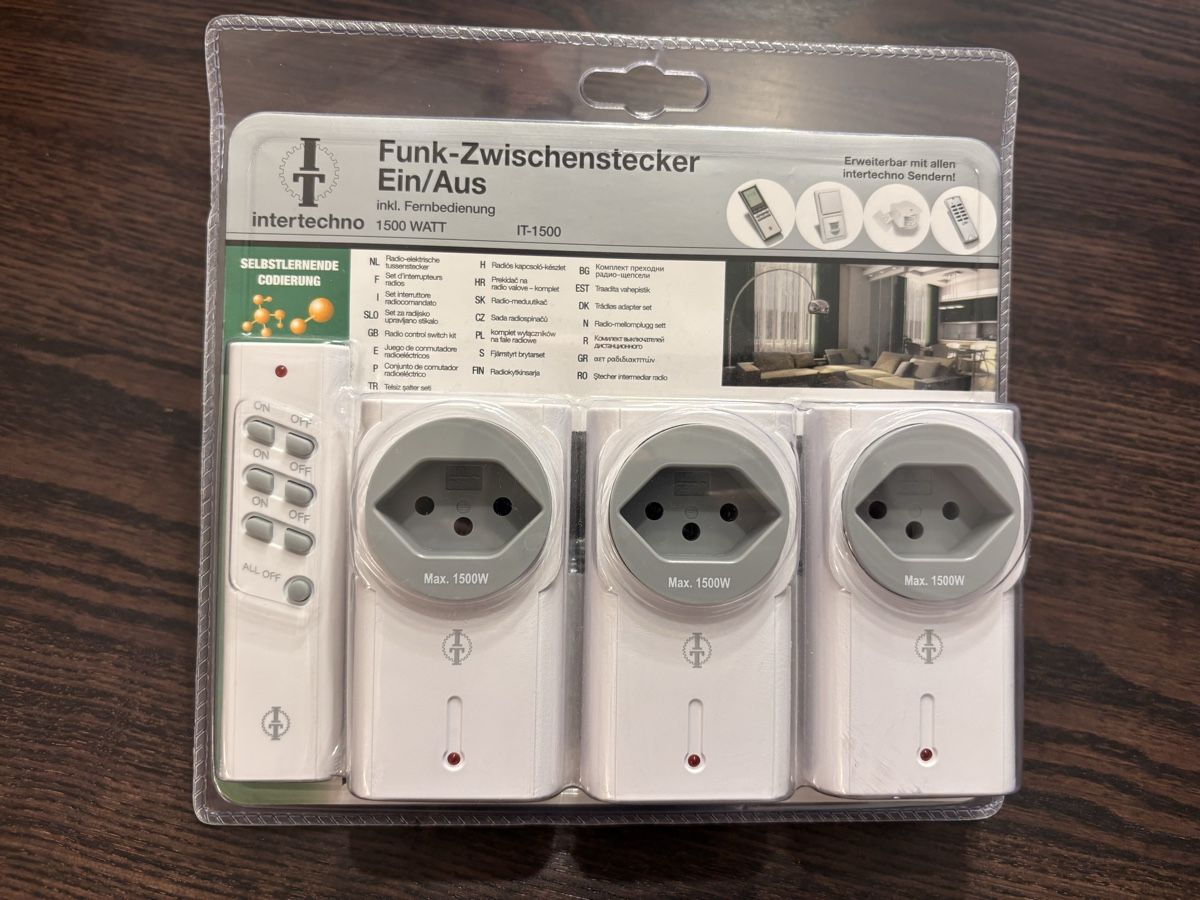 Alimentation électrique: Funk-Zwischenstecker Set Ein/Aus IT-1500 Intertechno neu – Neuf avec emballage d'origine à Unterentfelden par Nadineb23