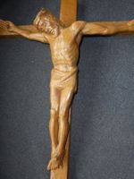 Jesus Holz-Wandkreuz, geschnitzt, J. Gasser-Lungern