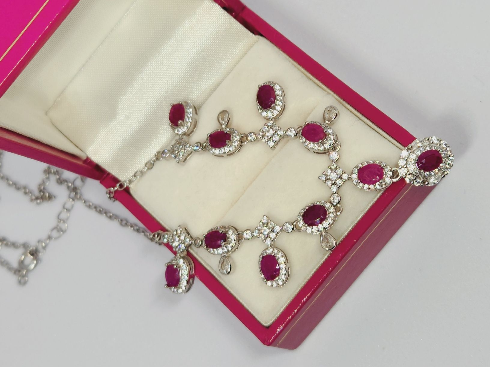 Catenine: Luxus Rubin Collier 925 Silber Neu - Geschenkidee – Nuovo (secondo la descrizione) da St. Gallen venduto da GIULESGG