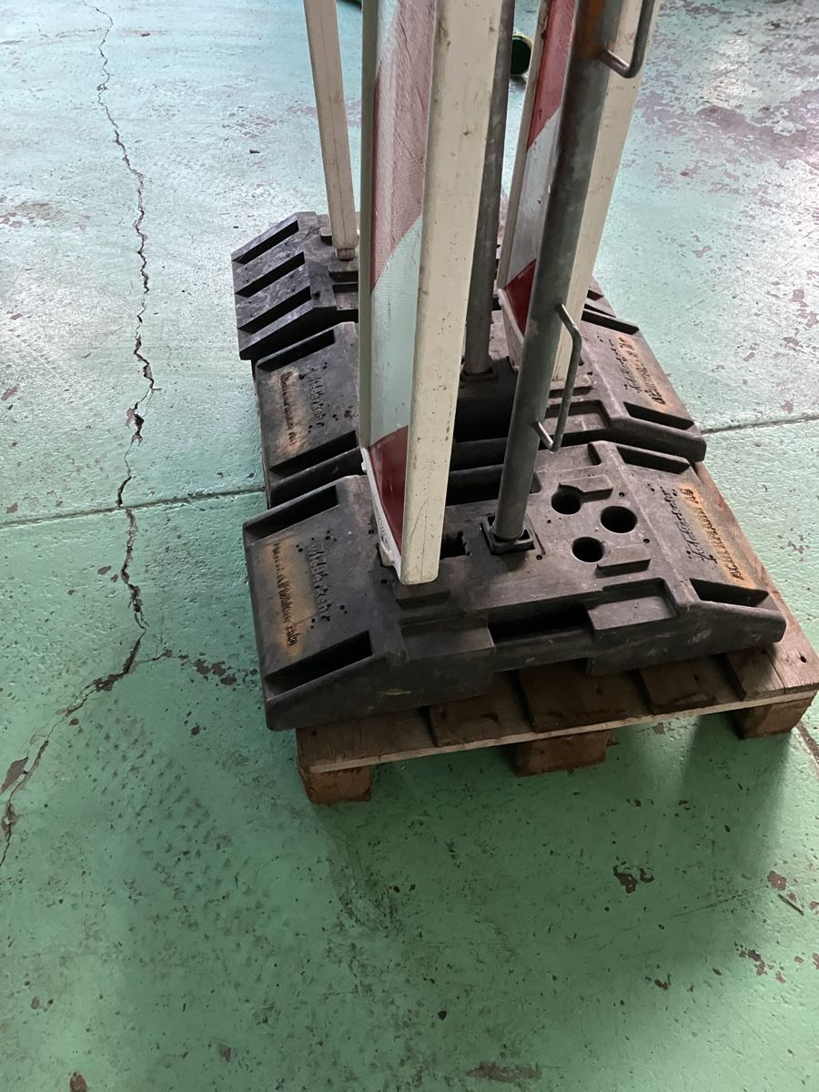 Tous les outils: Abspermaterial – D'occasion à Oberdorf NW par Odermatt03 4
