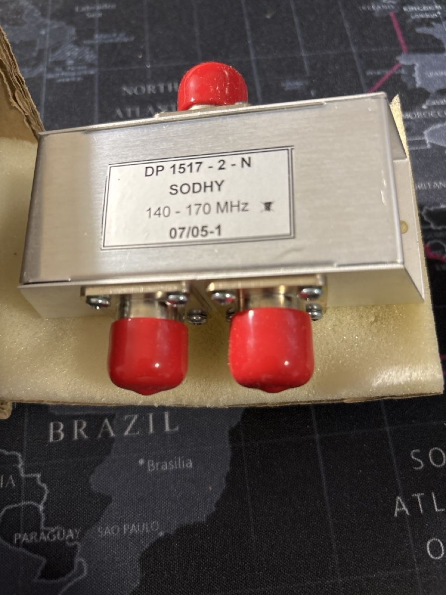 Radiocomunicazione: duplexeur VHF  Sodhy, modèle DP 1517-2-N. – Nuovo e nell'imballaggio originale da Ollon VD venduto da Gibbs69