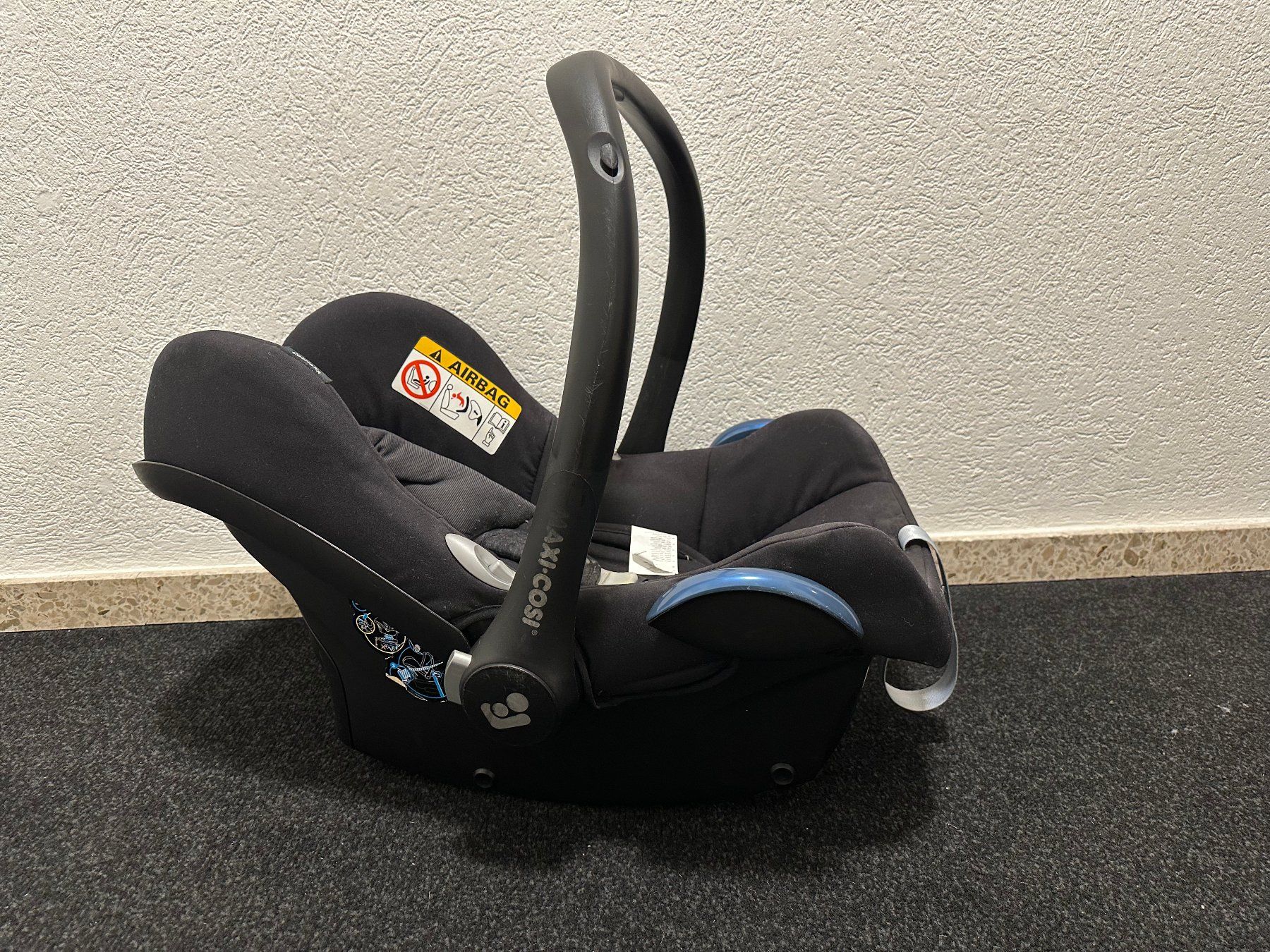 Maxi-Cosi Seggiolini per auto: Maxi Cosi Cabriofix Babyschale mit Sonnensegel – Usato da Winterthur venduto da nelead