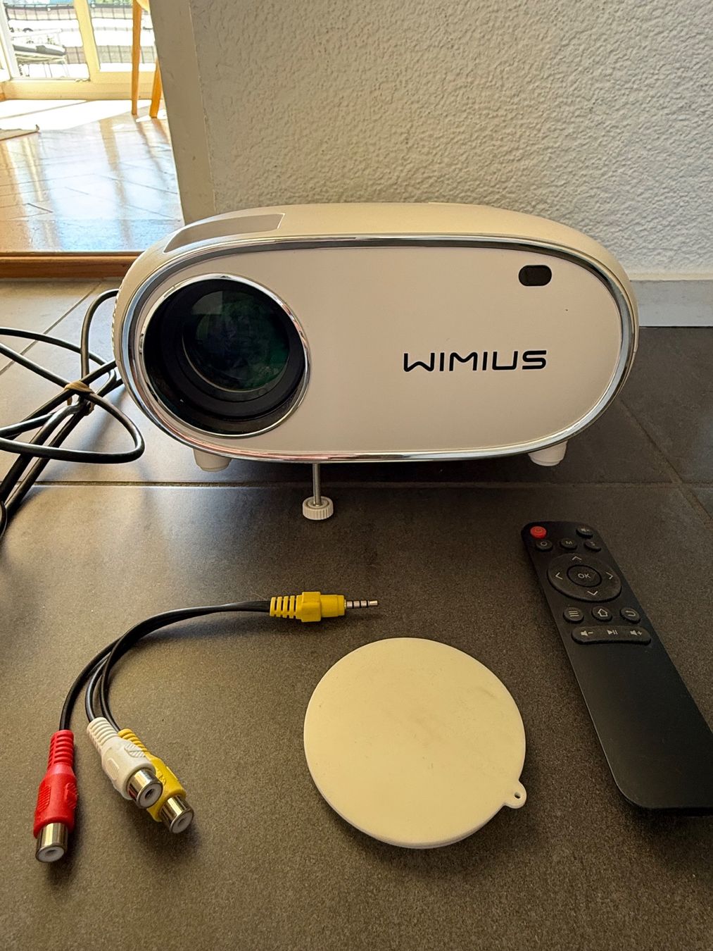Home Cinema: Beamer / Video projector – Usato da Zürich venduto da ame_r6dk 1