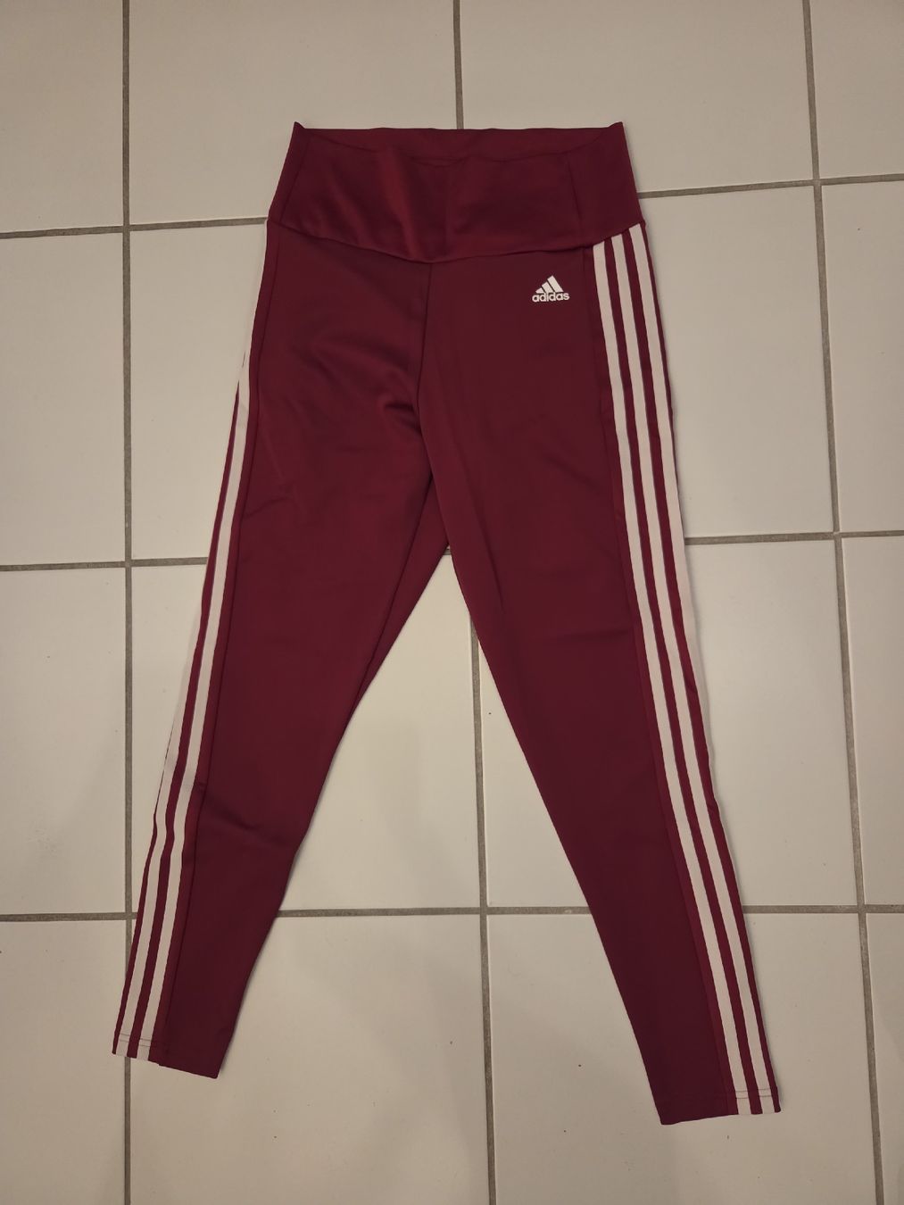 Adidas Leggings: Sporthose Adidas – Gebraucht aus Unterkulm von Manubasso