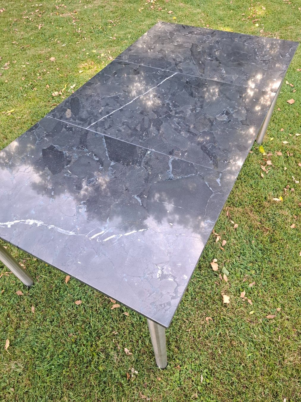 Pfister Tavoli: Granit Gartentisch zu verkaufen – Usato da Niederbüren venduto da Sammy88