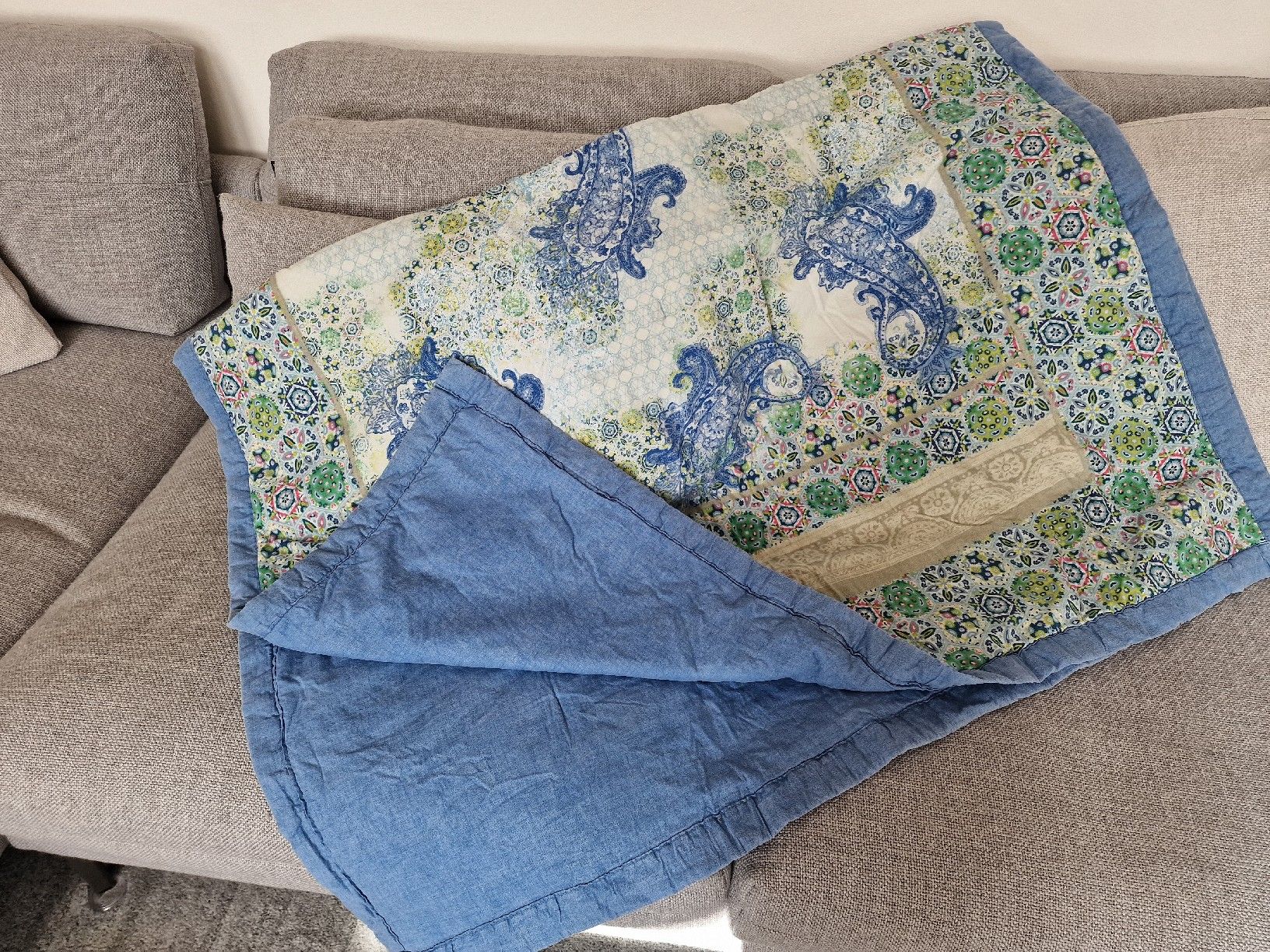 Bassetti Coperte: 2 x Bassetti Plaid/ Sommerdecke – Usato da Eglisau venduto da mmkristall 1