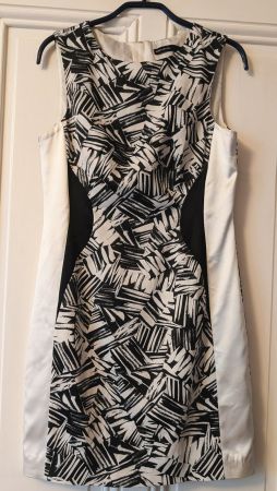 KAREN MILLEN: Robe graphique, optique "taille de guêpe" 36
