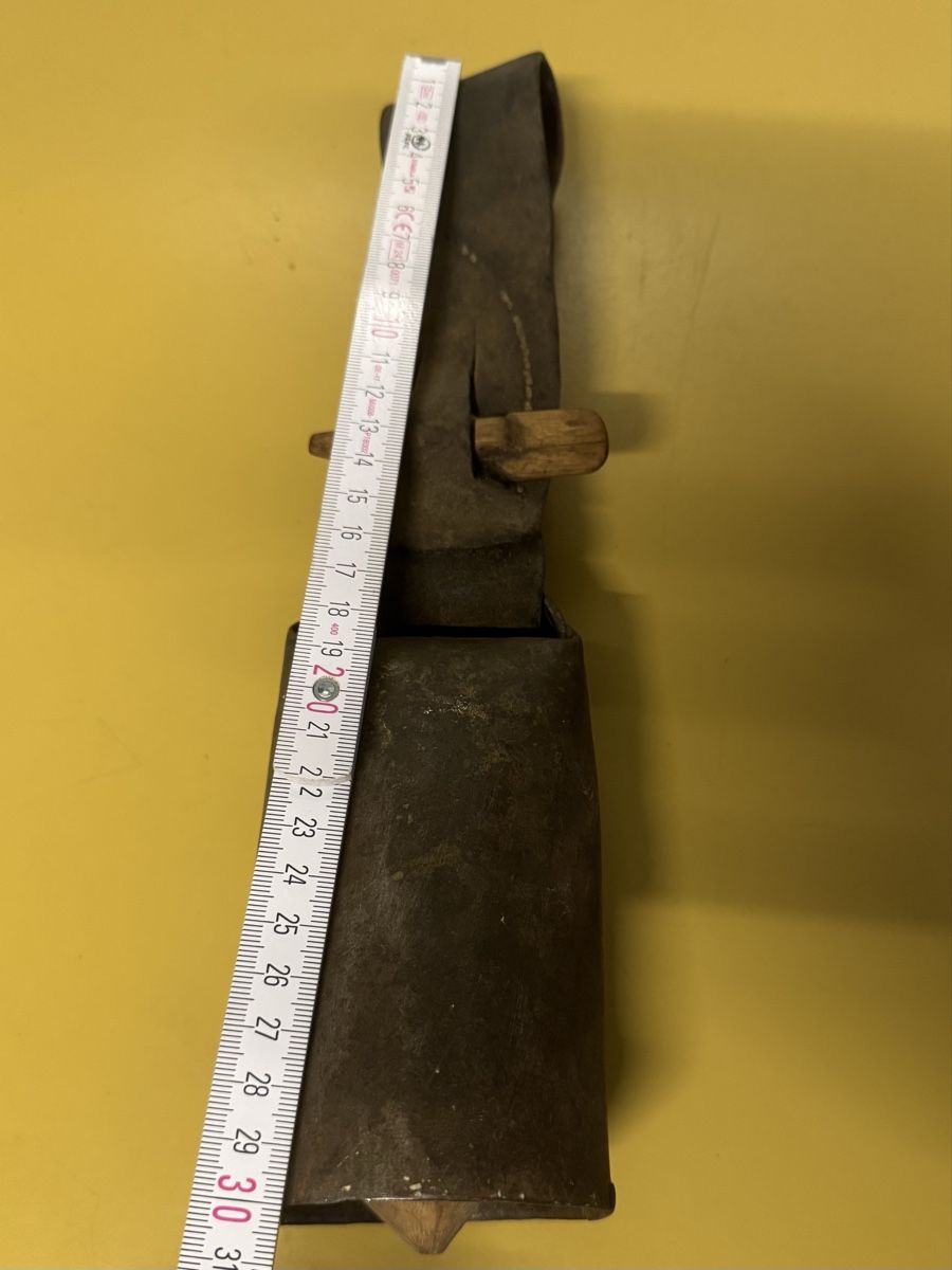 Cloches & sonnailles: Kuhglocke mit Lederriemen  – D'occasion à Schlieren par Freundlich02 9