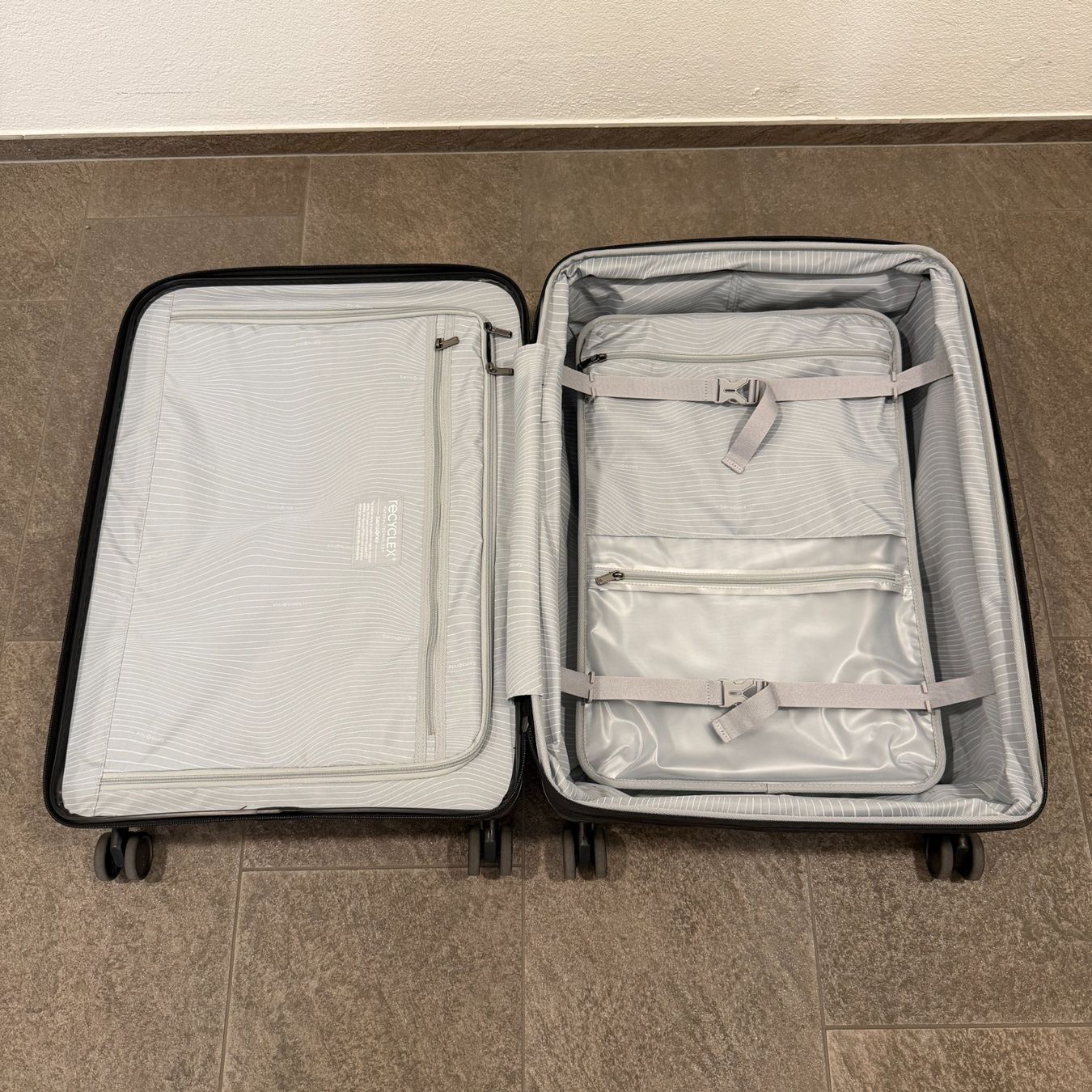 Valises de voyage: Koffer Samsonite Outline Pro Medium Spinner 68 cm schwarz – D'occasion à Balzers par dassandro 4