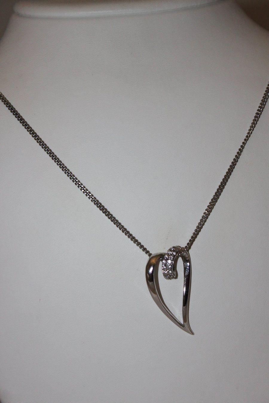 Catenine: Collier coeur et strass – Nuovo e nell'imballaggio originale da Marsens venduto da fakia