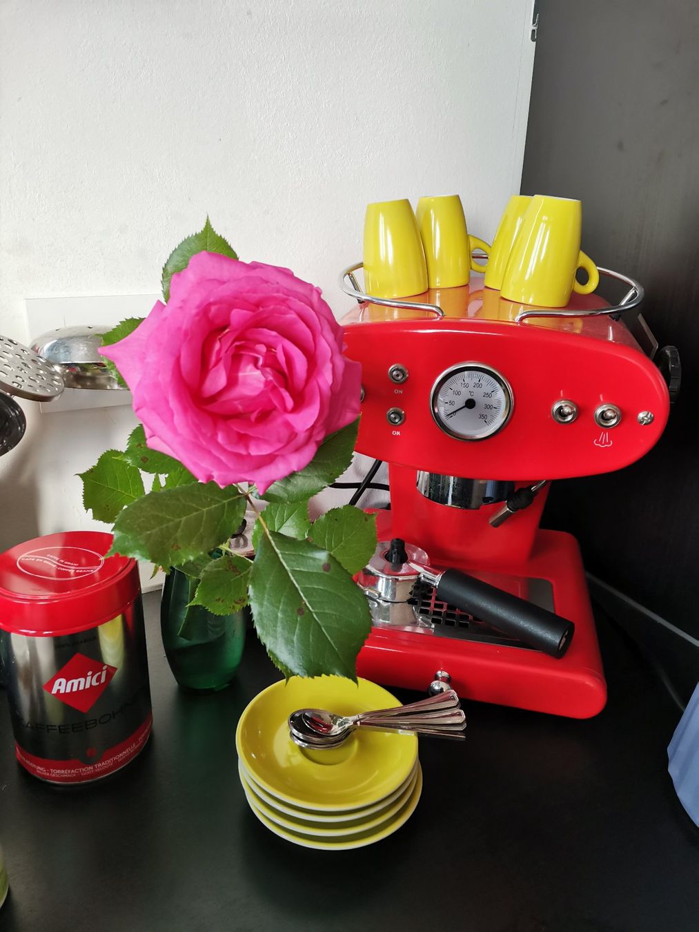 Amici Macchine per caffè & Macchine per espresso: FRANCIS AMICI X1 TRIO ESPRESSOMASCHINE ROT – Usato da Bern venduto da Anna36