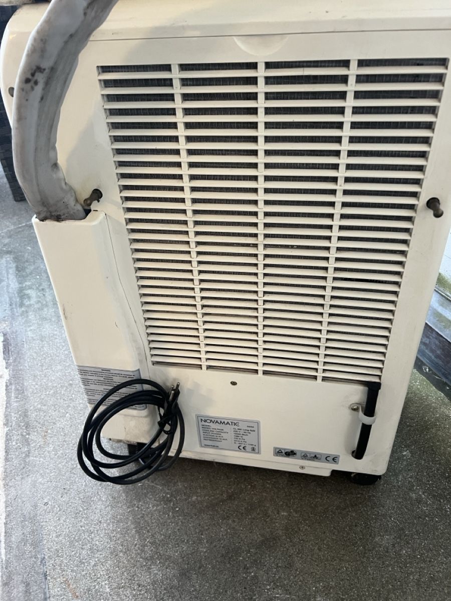Novamatic Condizionatori: Novamatic CL 890 Long Split Mobile Klimaanlage gebraucht – Usato da Dietikon venduto da  6