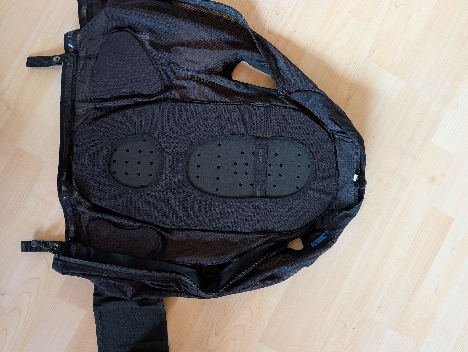 Protections: Rückenprotektor  – Neuf (Voir description) à Siebnen par sk8_mj5g 1