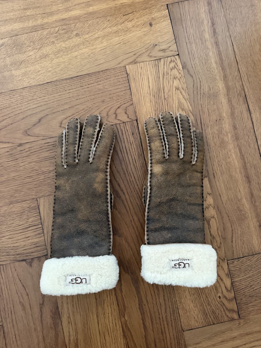 Guanti & manicotti: UGG Handschuhe Lammfell – Usato da Zürich venduto da ani_gmc7