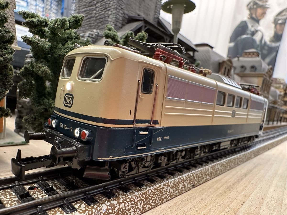 Märklin Modellini di ferrovie: Märklin 3058 DB BR 151 – Usato da Lupsingen venduto da New-Haven