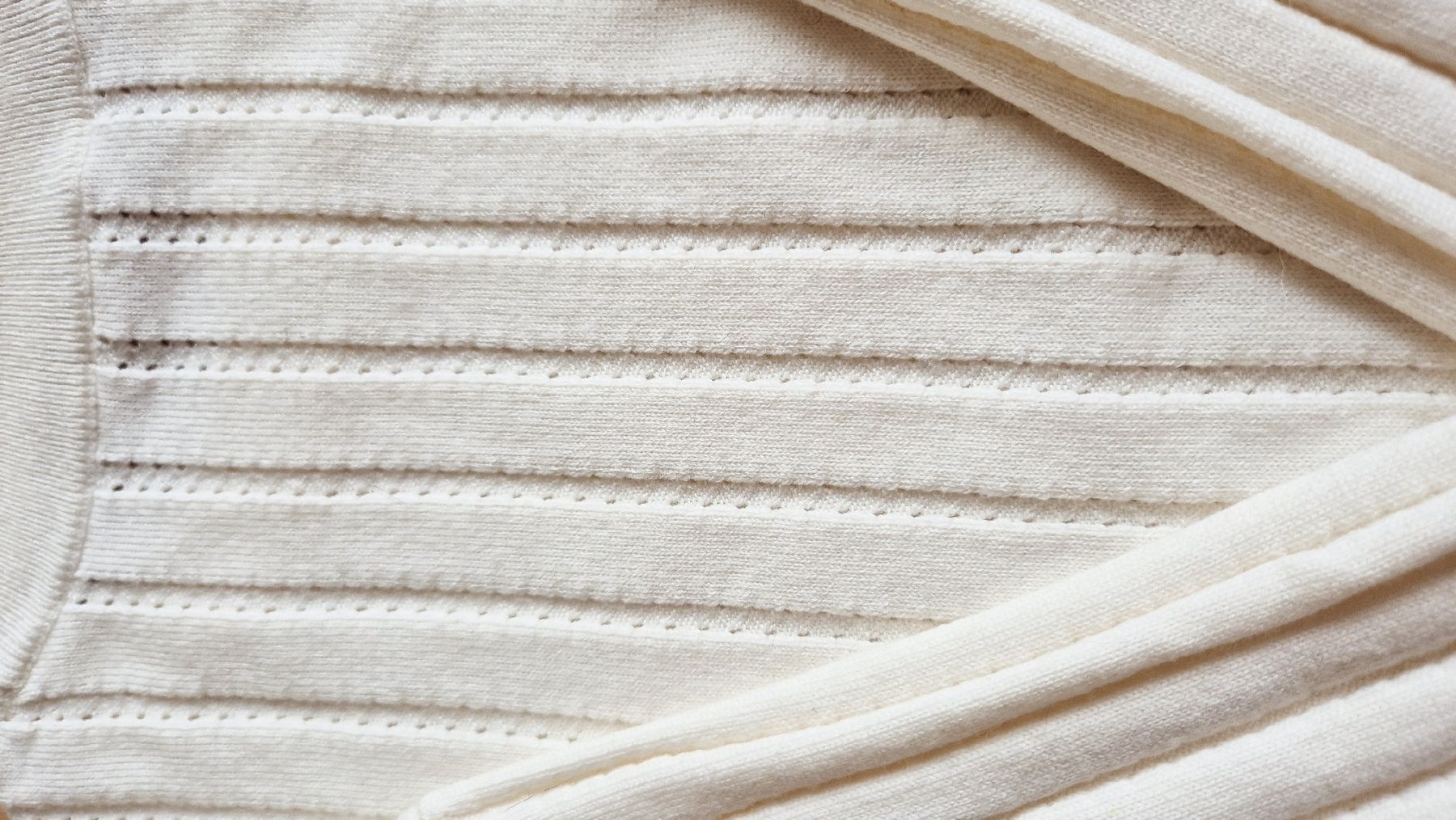 Hugo Boss Maglioni & Felpe: BOSS Womens Knitted Sweater, Beige, S – Nuovo (secondo la descrizione) da Bern venduto da des_7cqy 4