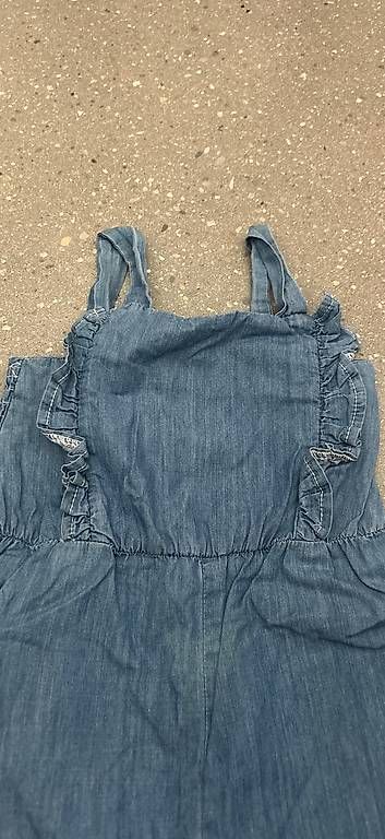 Pantalons: Latzhose Jeans Gr. 104 – D'occasion à Birmenstorf AG par Stefan5413 1