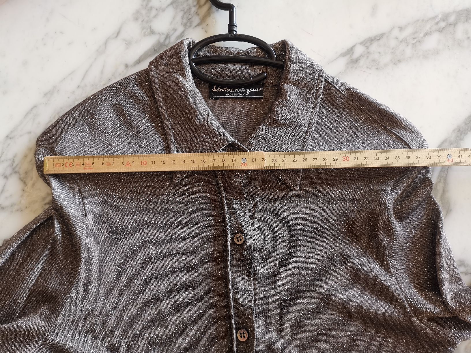 Salvatore Ferragamo Blusen: Salvatore Ferragamo, Bluse mit Metallicfäden  – Gebraucht aus Uerikon von pink_flamingo 4