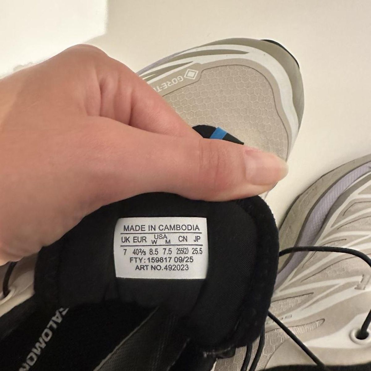 Salomon Herrenschuhe: Salomon GoreTex 40.5 – Neu (gemäss Beschreibung) aus Aesch BL von ili23_yg5k 3
