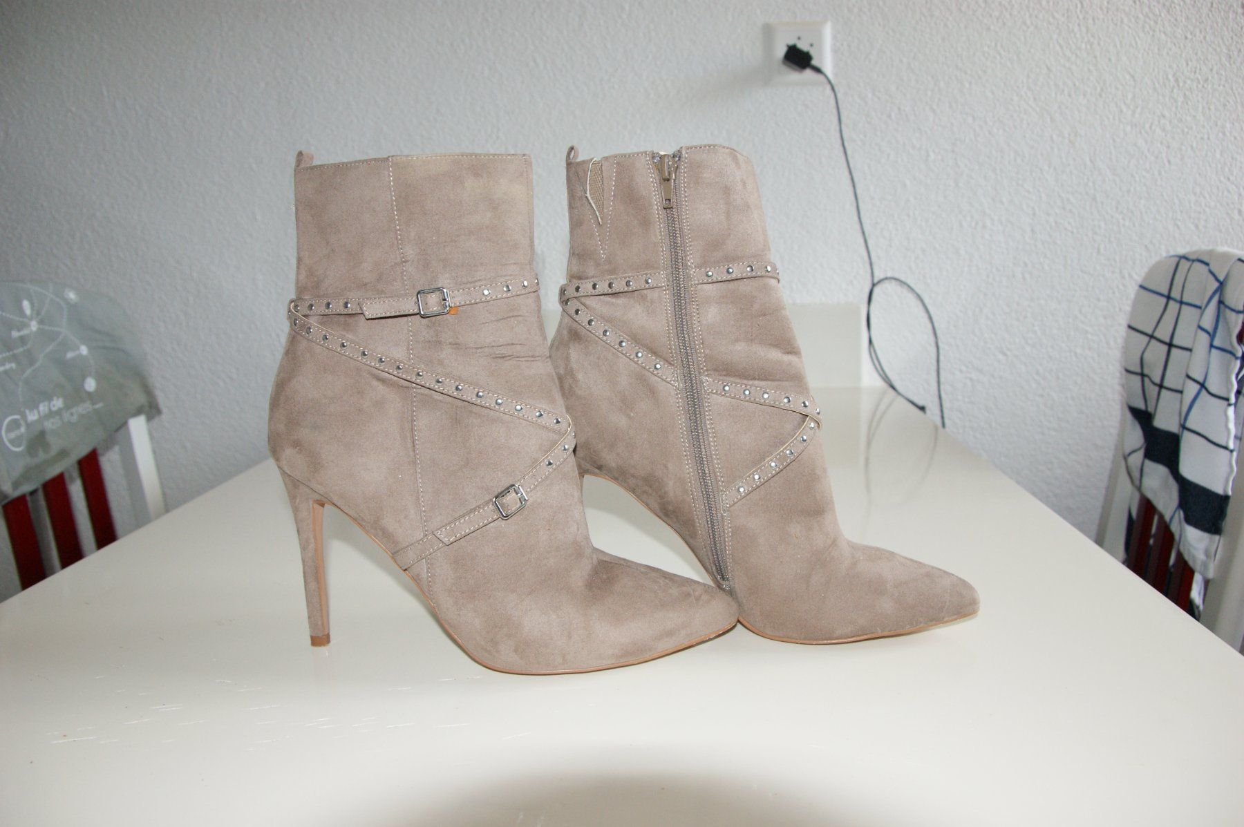 Scarpe da donna: Bottines Even Odd – Usato da Le Locle venduto da travcowboy