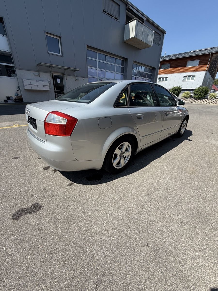 Audi Autos: Audi A4 2.0  – D'occasion à Denges par nrr_mkx8 3