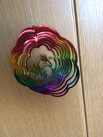Windspiel in Regenbogenfarben, DM 15 cm, 3D Effekt, GL 49 cm
