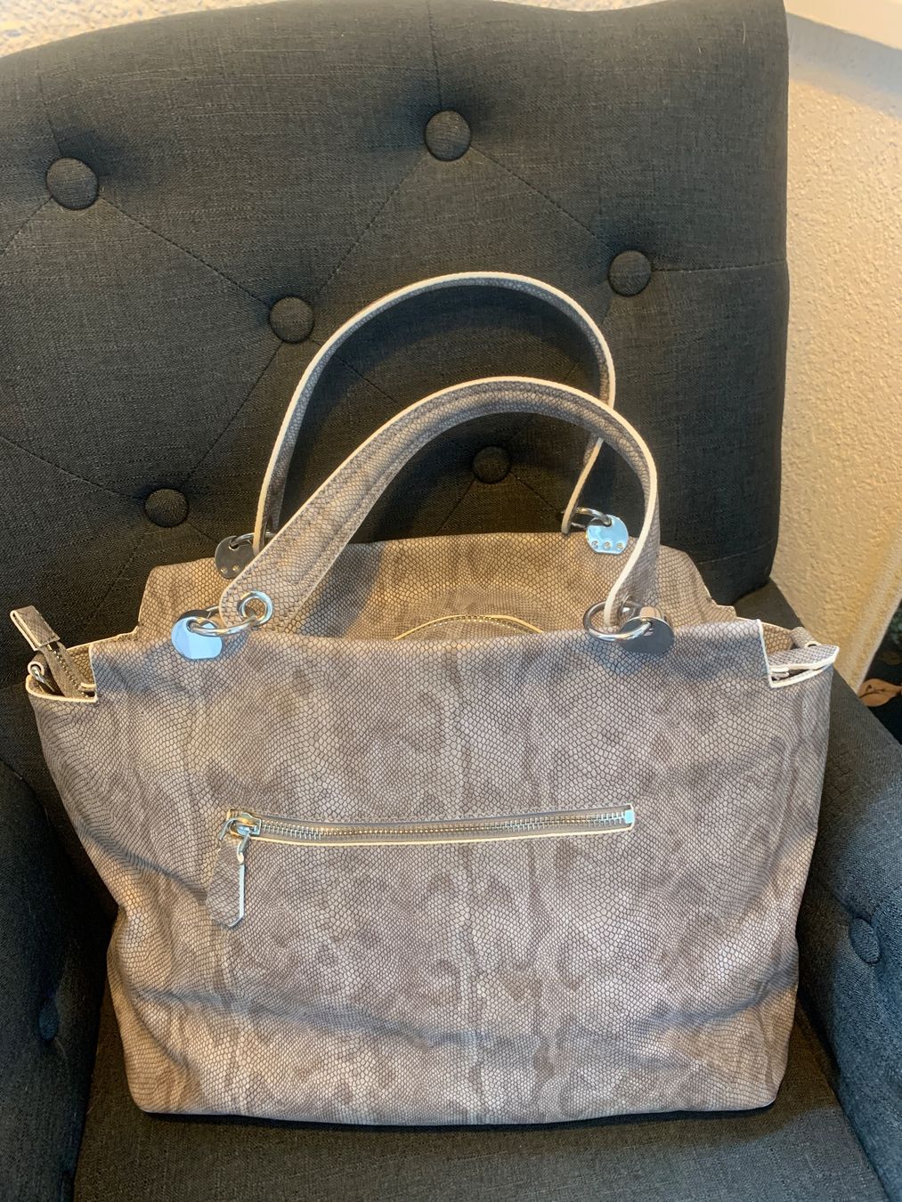 Guess Borse da donna: Tasche GUESS neuwertig – Nuovo (secondo la descrizione) da Faulensee venduto da Floeur 1