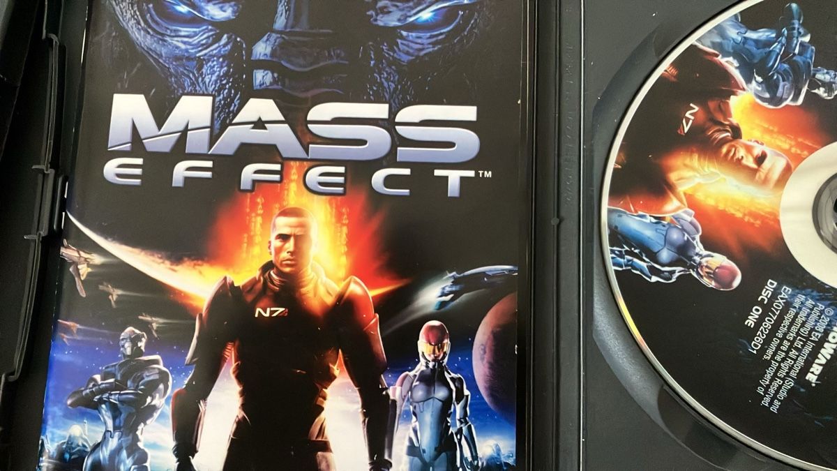 Giochi: Mass Effect Poster Shepard N7 – Usato da st.gallen venduto da Garagen_Verkauf 1