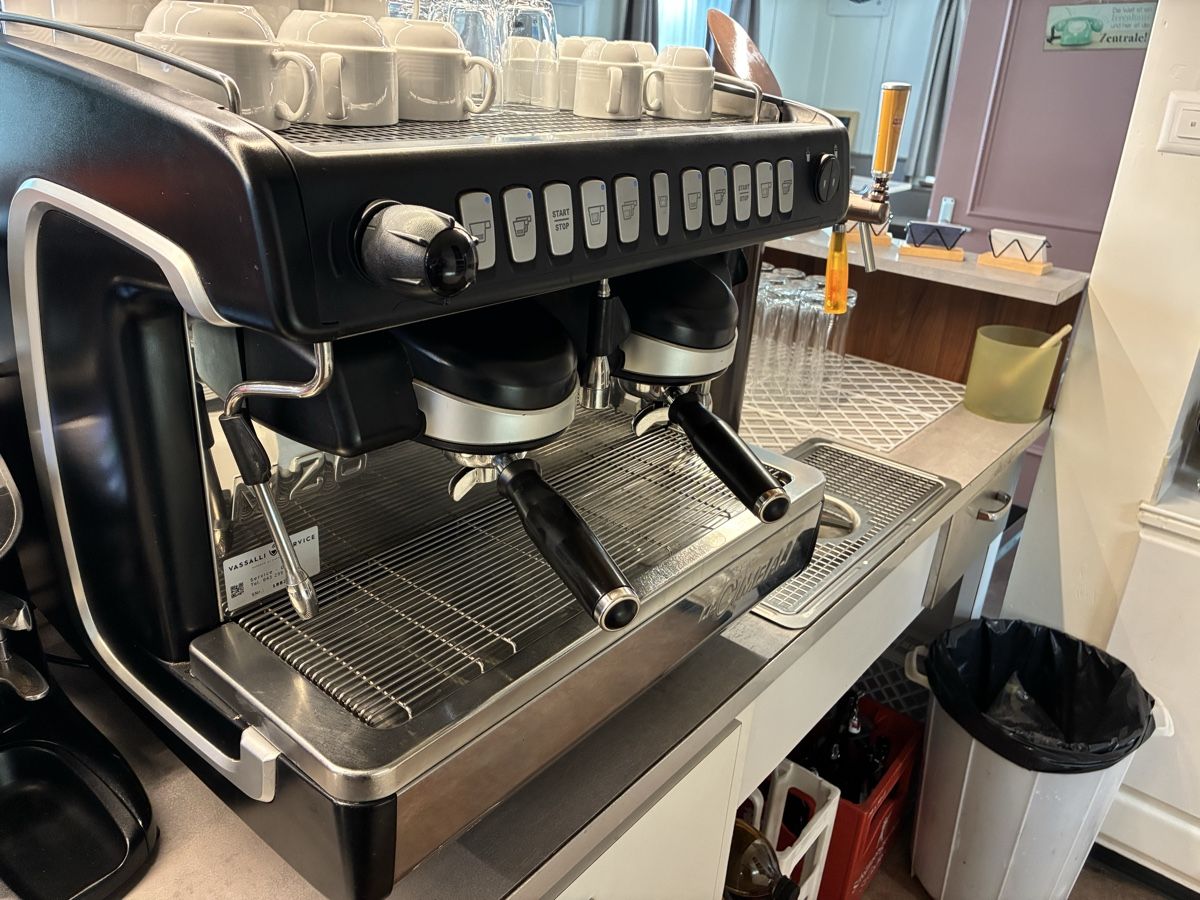Cimbali Macchine per caffè & Macchine per espresso: Kaffeemaschine La Gimbali – Usato da Kradolf venduto da Neo13 1