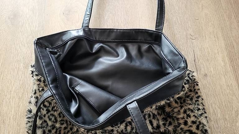 Borse da donna: Grand sac cabas noir et léopard – Usato da Trélex venduto da emm_rz7g 1