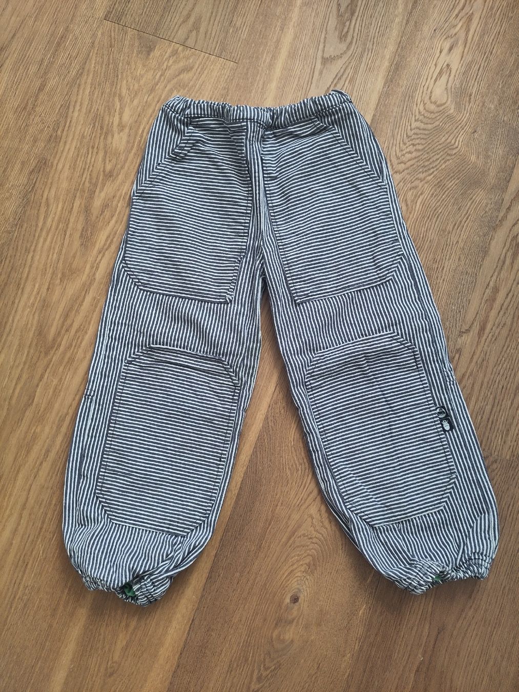 Danefae Hosen: DANEFAE Hose, Grösse 6 – Gebraucht aus Birmensdorf ZH von Schellenberg02