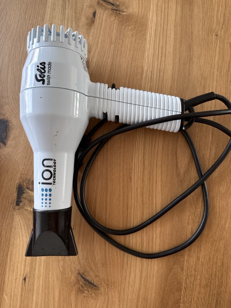 Solis Föhn: Solis swiss made ion technology 1200W Typ405 – Defekt aus Belp von Elitprix