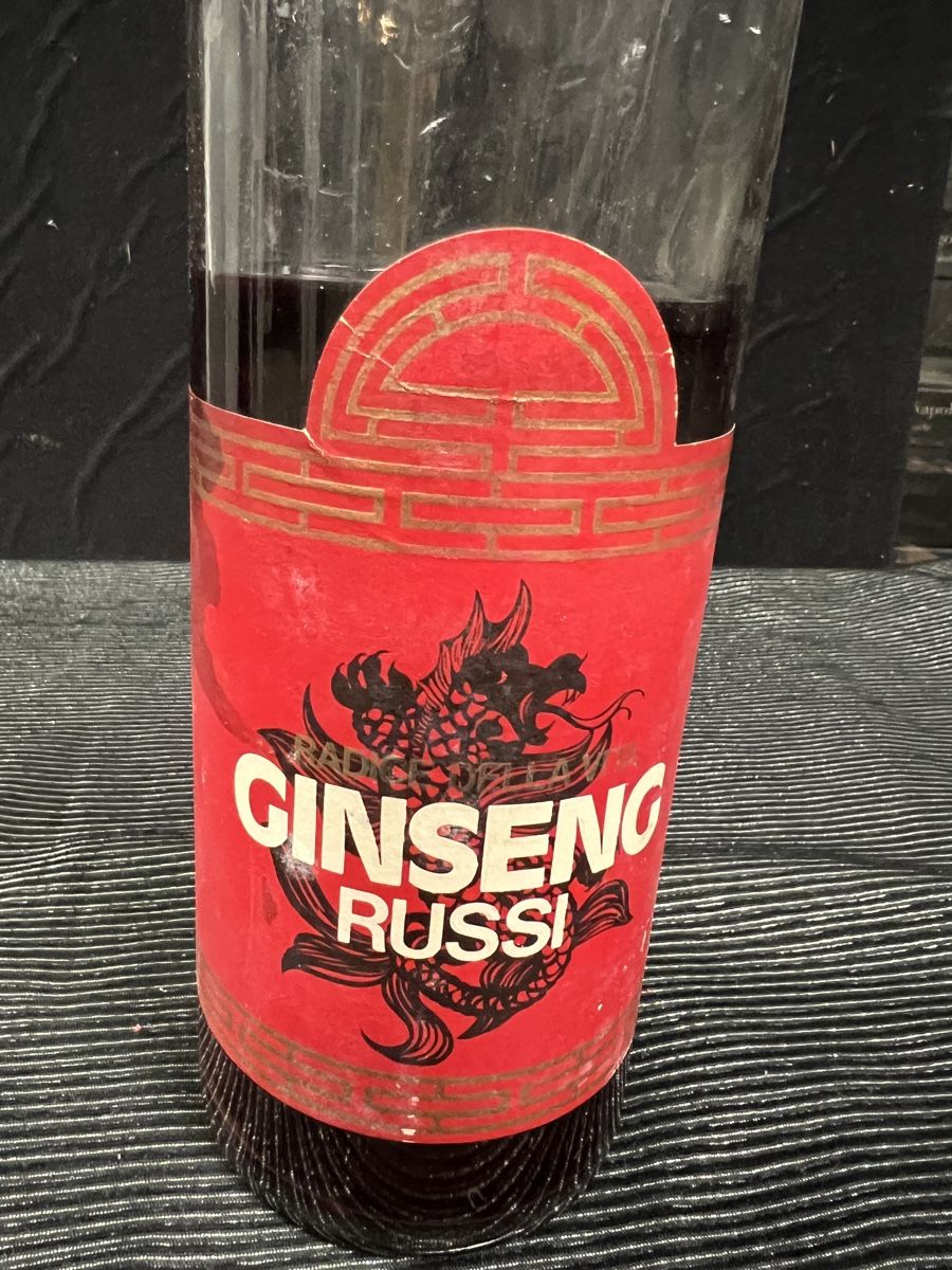 Bevande alcoliche: ANCIENNE BOUTEILLE ENTAMÉE GINSENG RUSSI – Usato da Genève venduto da Leboucheoreilles 1