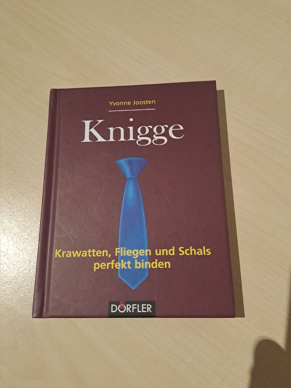 Libri: Knigge - Kravatten, Fliegen, Schals – Nuovo (secondo la descrizione) da Unterbäch VS venduto da boustudy