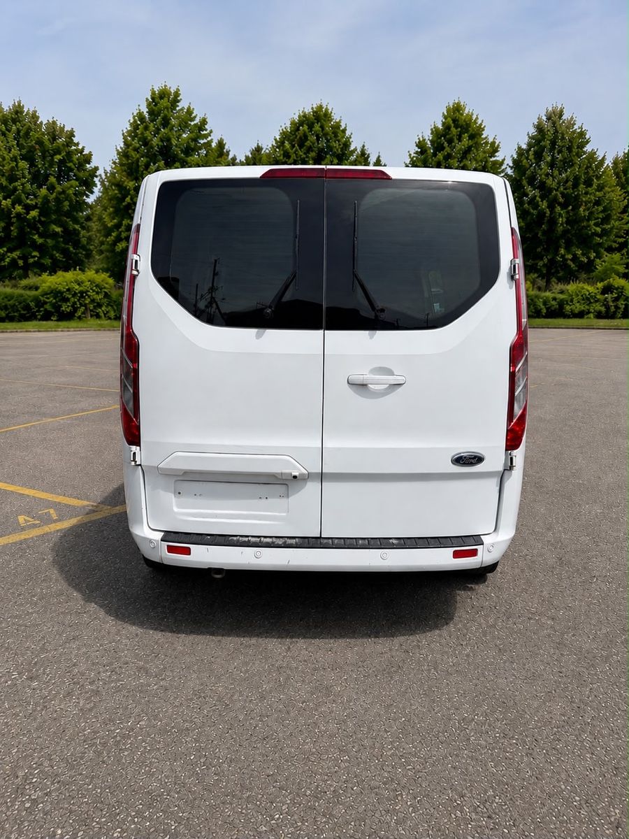 Ford Veicoli commerciali: Ford Transit Custom L2H1 2.0 tdci – Usato da Sursee venduto da TeamBully 2