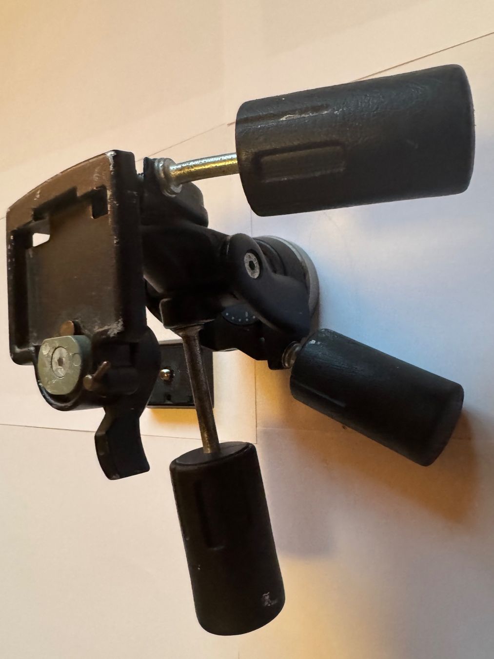 Manfrotto Treppiedi & Teste: Stativkopf Manfrotto141 RC – Usato da Fahrni b. Thun venduto da fothomas 2