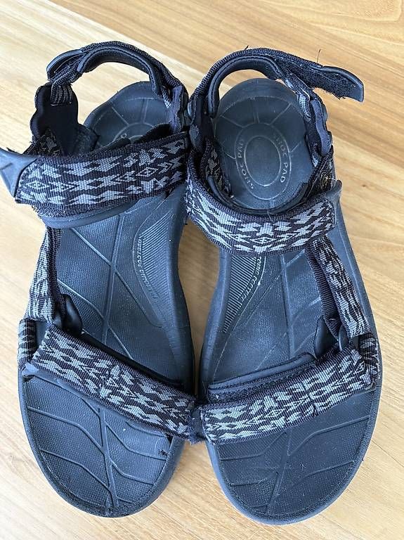 Scarpe da uomo: Teva 42 – Usato da Genève venduto da sandram02 1
