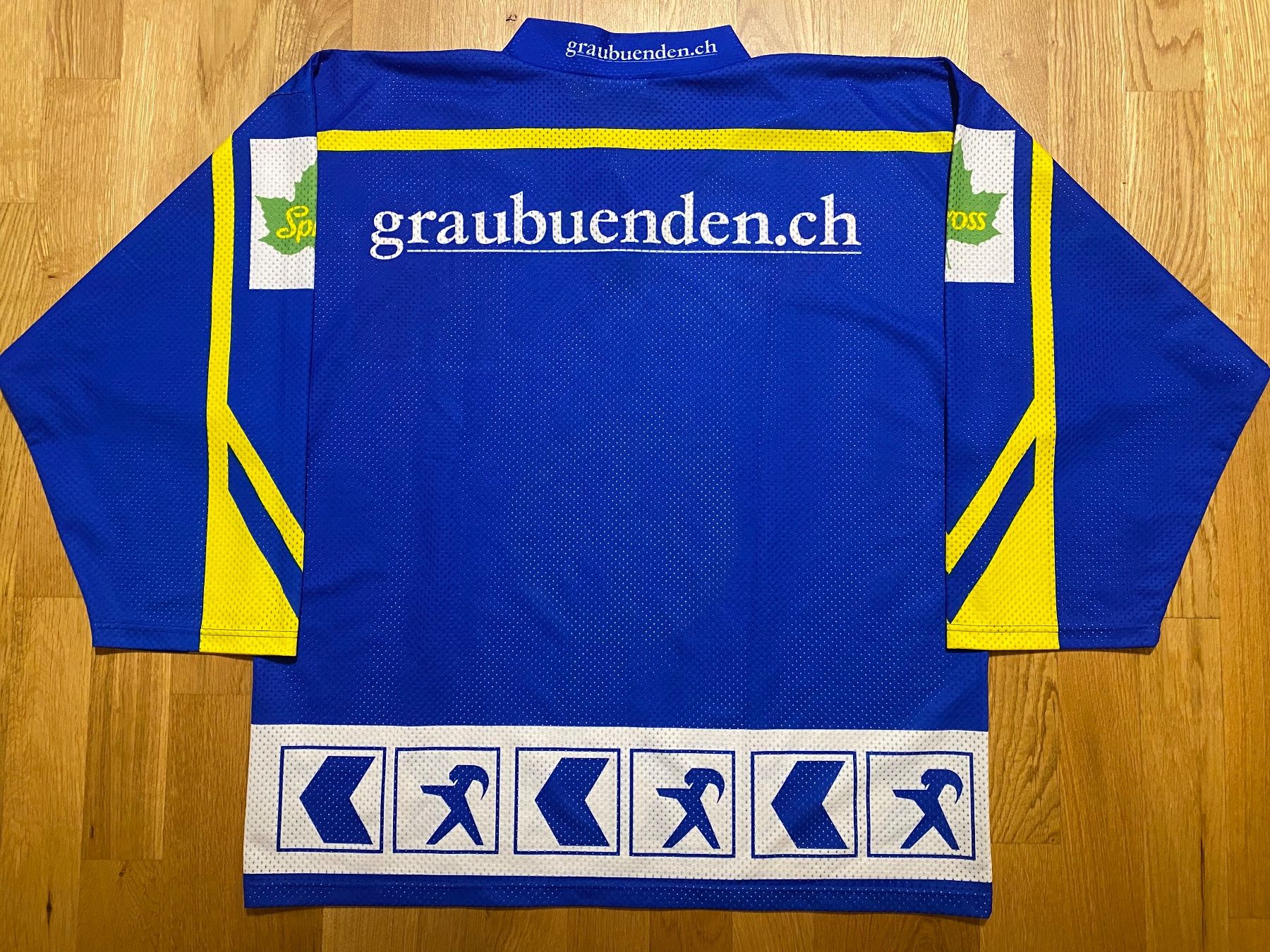 Adidas Canottiere & Pantaloni: ORIGINAL HC DAVOS TRIKOT HCD 2000/2001 XL – Nuovo (secondo la descrizione) da Zürich venduto da TRIKOTKAISER 1