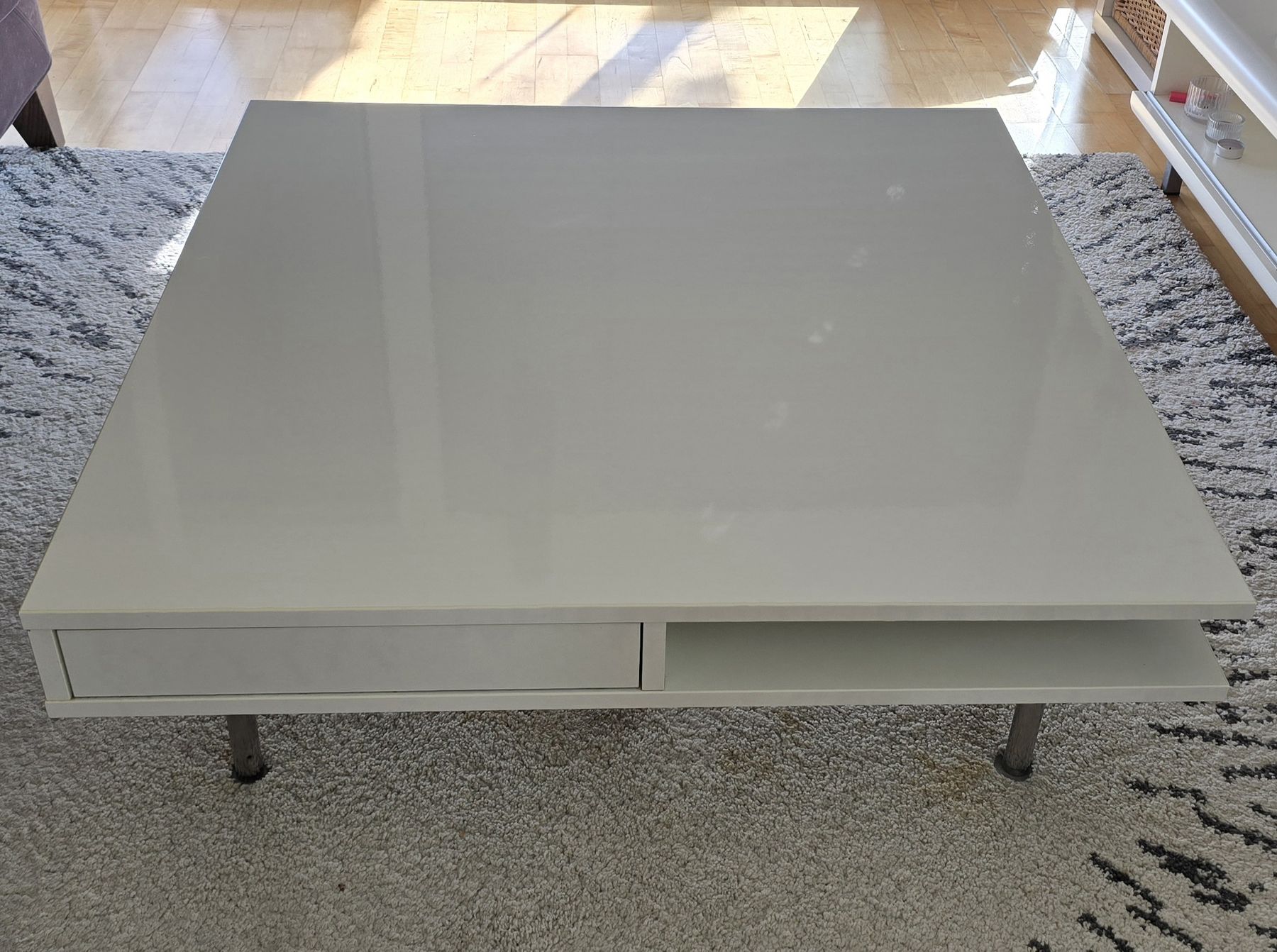 Tische: Ikea Couchtisch Tofteryd 95x95 – Gebraucht aus Weinfelden von bahamontes