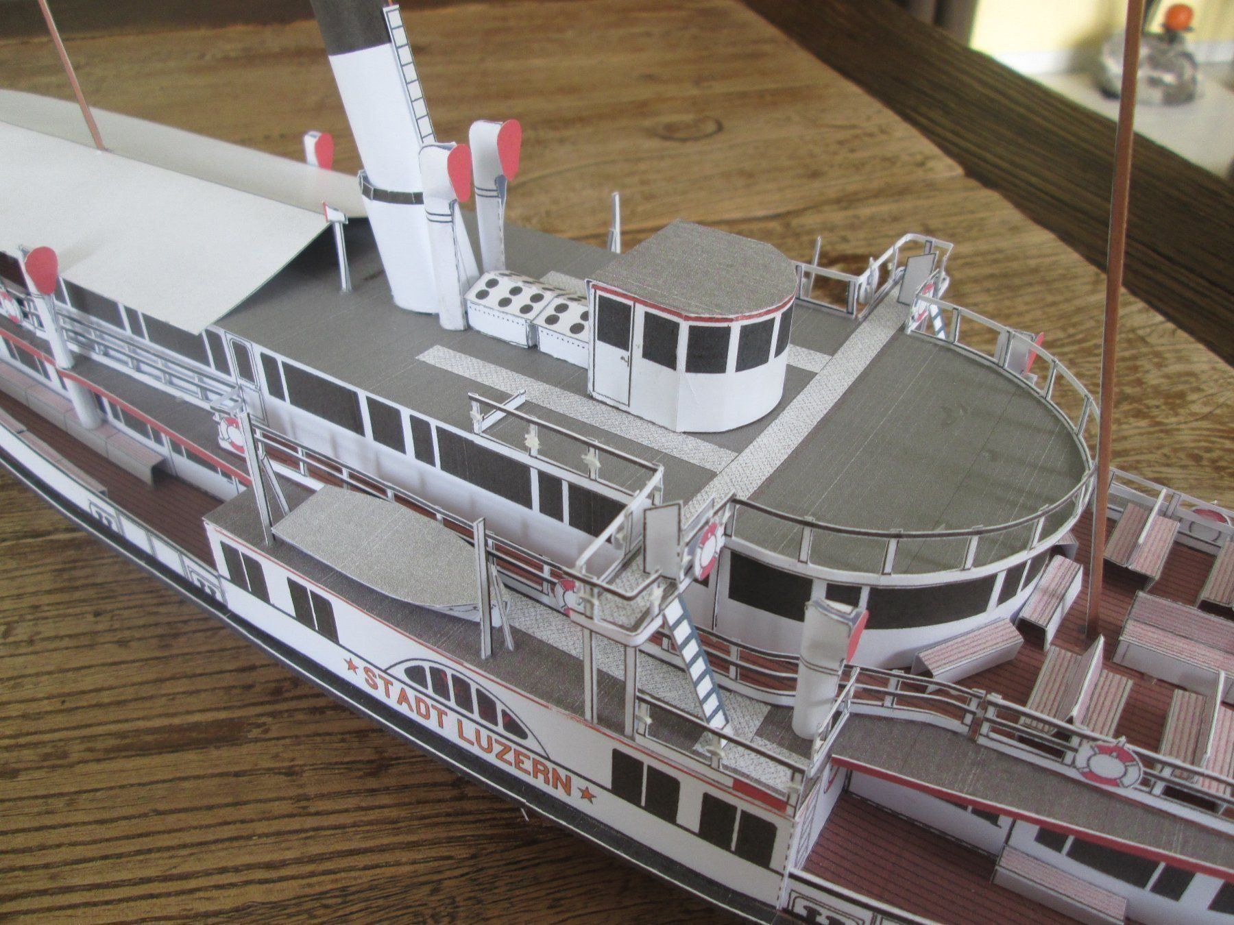 Kit di modellismo & Modellini statici: Dampfschiff Stadt Luzern Modellb. 1:100 – Nuovo e nell'imballaggio originale da Sempach venduto da Pilatus20 2