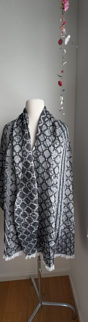 Marc Cain Foulards & écharpes: Schal – Neuf (Voir description) à Mörschwil par Mirka019 2