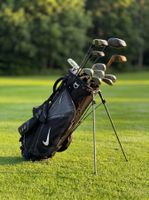 Golfset RH Cleveland HiBore Eisen Graphit R + Nike Standbag