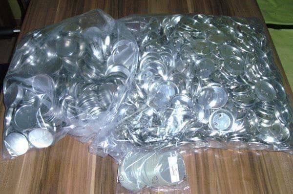 Tutti gli attrezzi: 1000 Buttonrohlinge/Badge 59 mm – Nuovo e nell'imballaggio originale da Basel venduto da buttonman