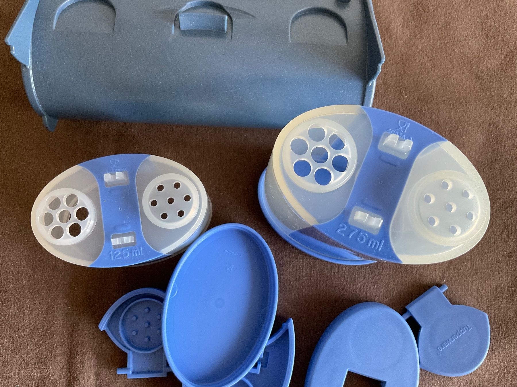 Tupperware Contenitori & Simili: Set, Gewürzstreuer, Tupperware, 9-teilig, NEU – Nuovo (secondo la descrizione) da Regensdorf venduto da Polo101 2