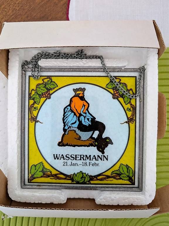 Tutte le decorazioni: Glas Fensterdeko Wassermann – Nuovo e nell'imballaggio originale da Hergiswil NW venduto da Bastaag