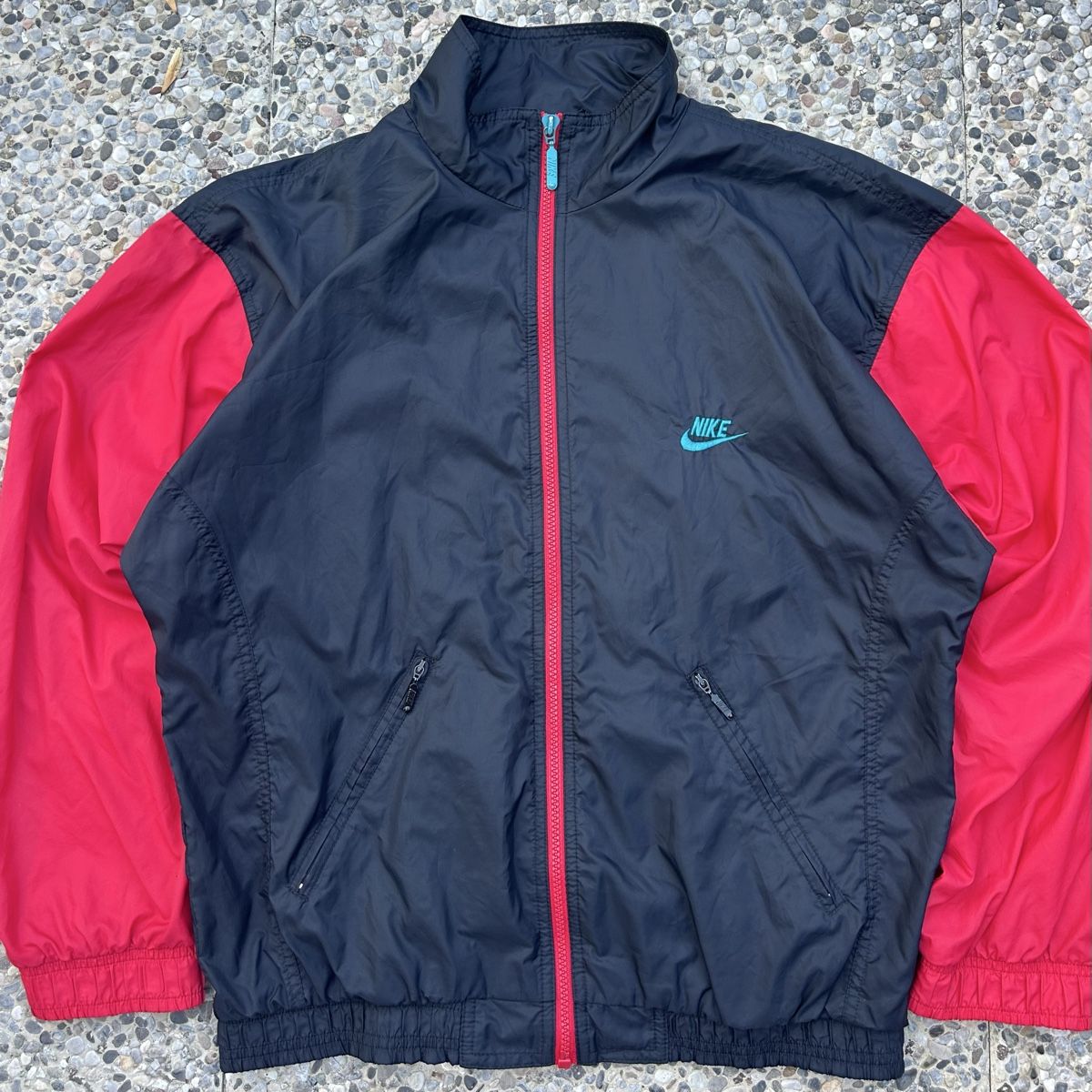 Nike Jacken: Vintage Nike red windbreaker jacket – Gebraucht aus brent von fukusapes 2