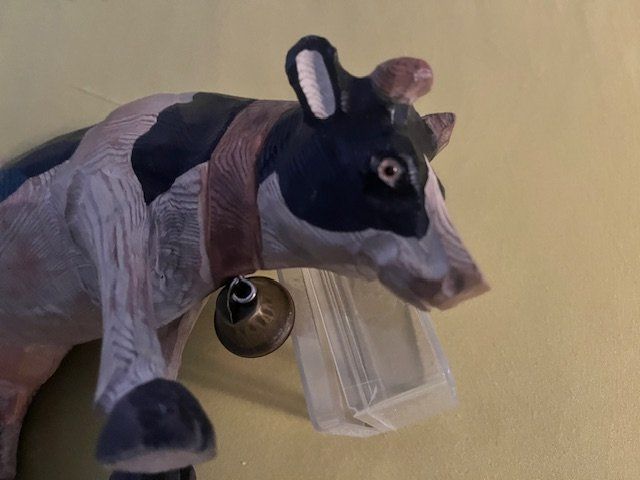 Figurines: Holzkuh geschnitzt und bemalt – D'occasion à Romanshorn par Knut4 2
